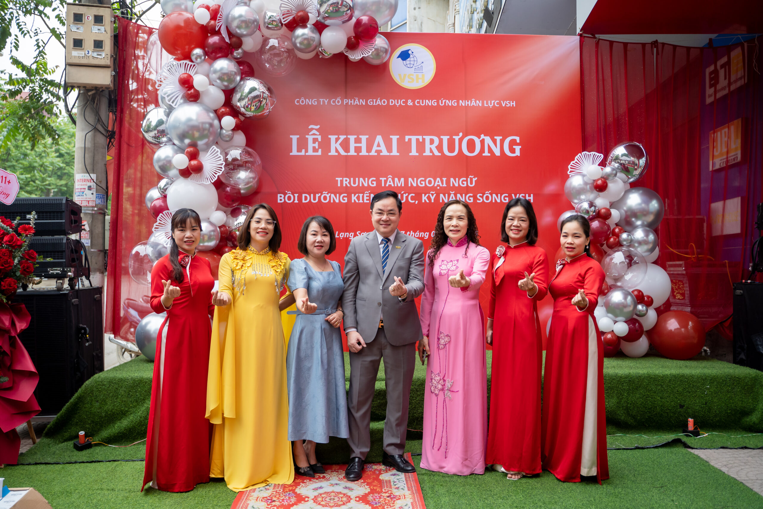 Lễ Khai trương Trung tâm ngoại ngữ VSH 22 CVV03933 scaled