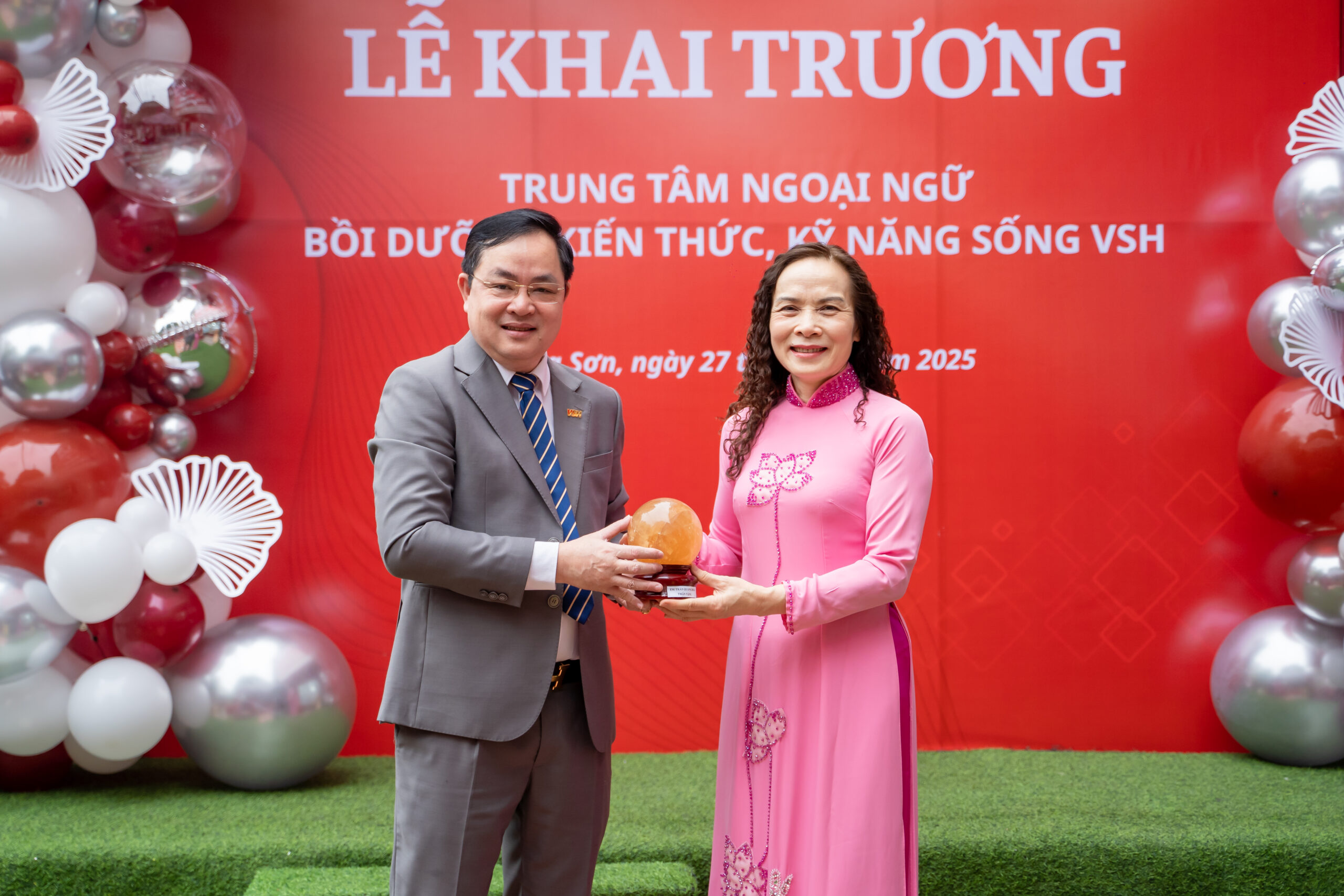 Lễ Khai trương Trung tâm ngoại ngữ VSH 21 CVV03942 scaled