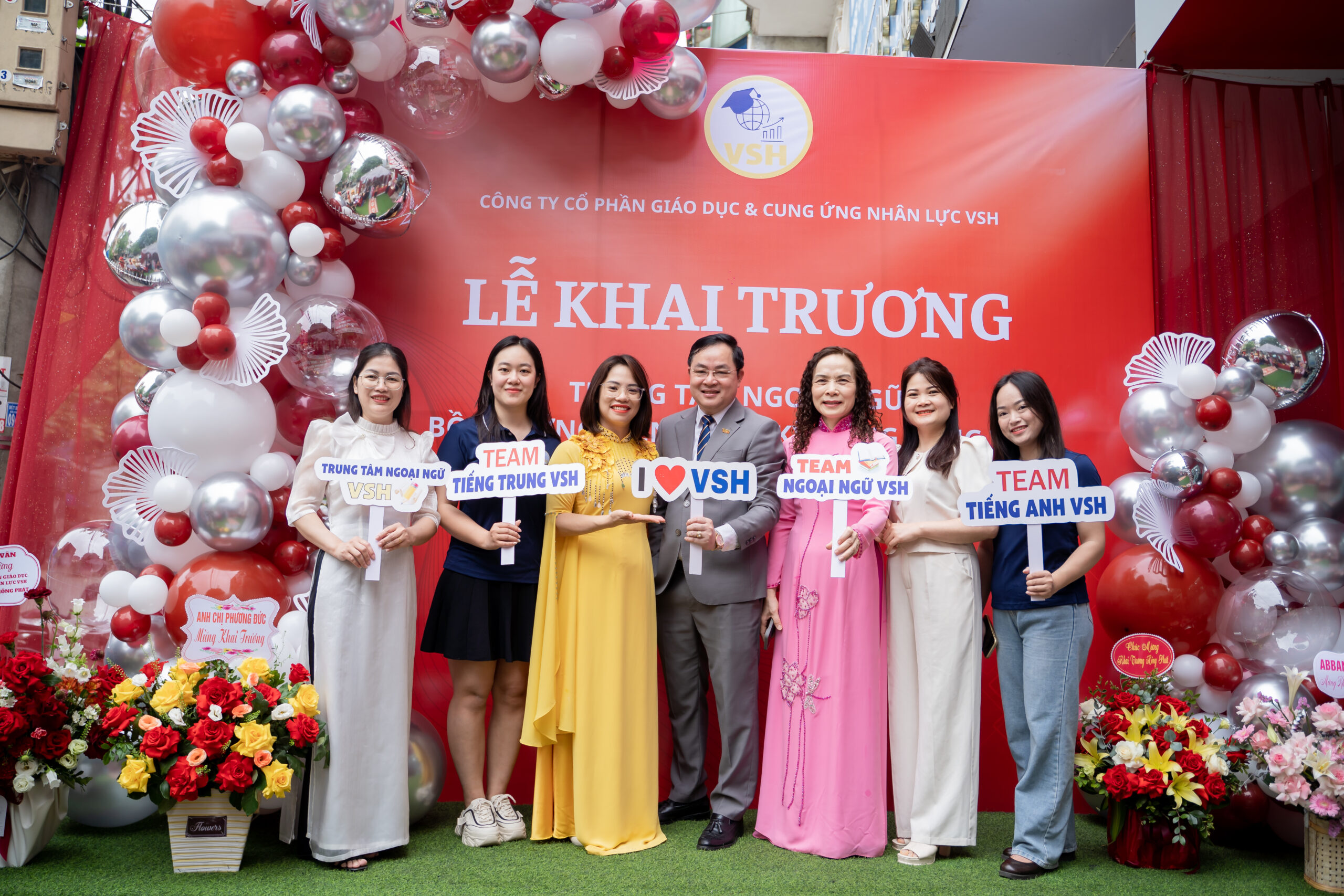 Lễ Khai trương Trung tâm ngoại ngữ VSH 14 CVV04175 scaled