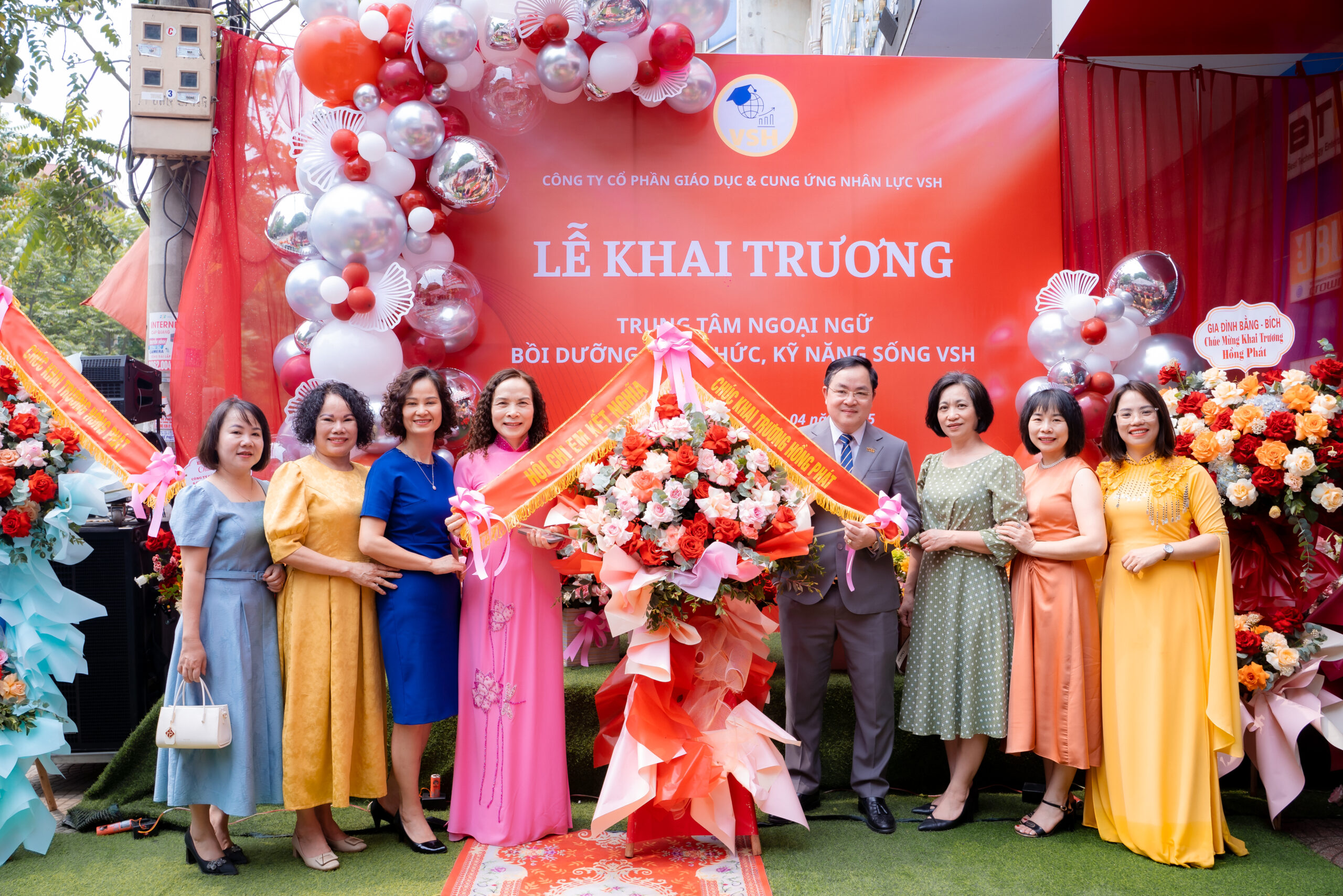 Lễ Khai trương Trung tâm ngoại ngữ VSH 4 CVV04860 scaled