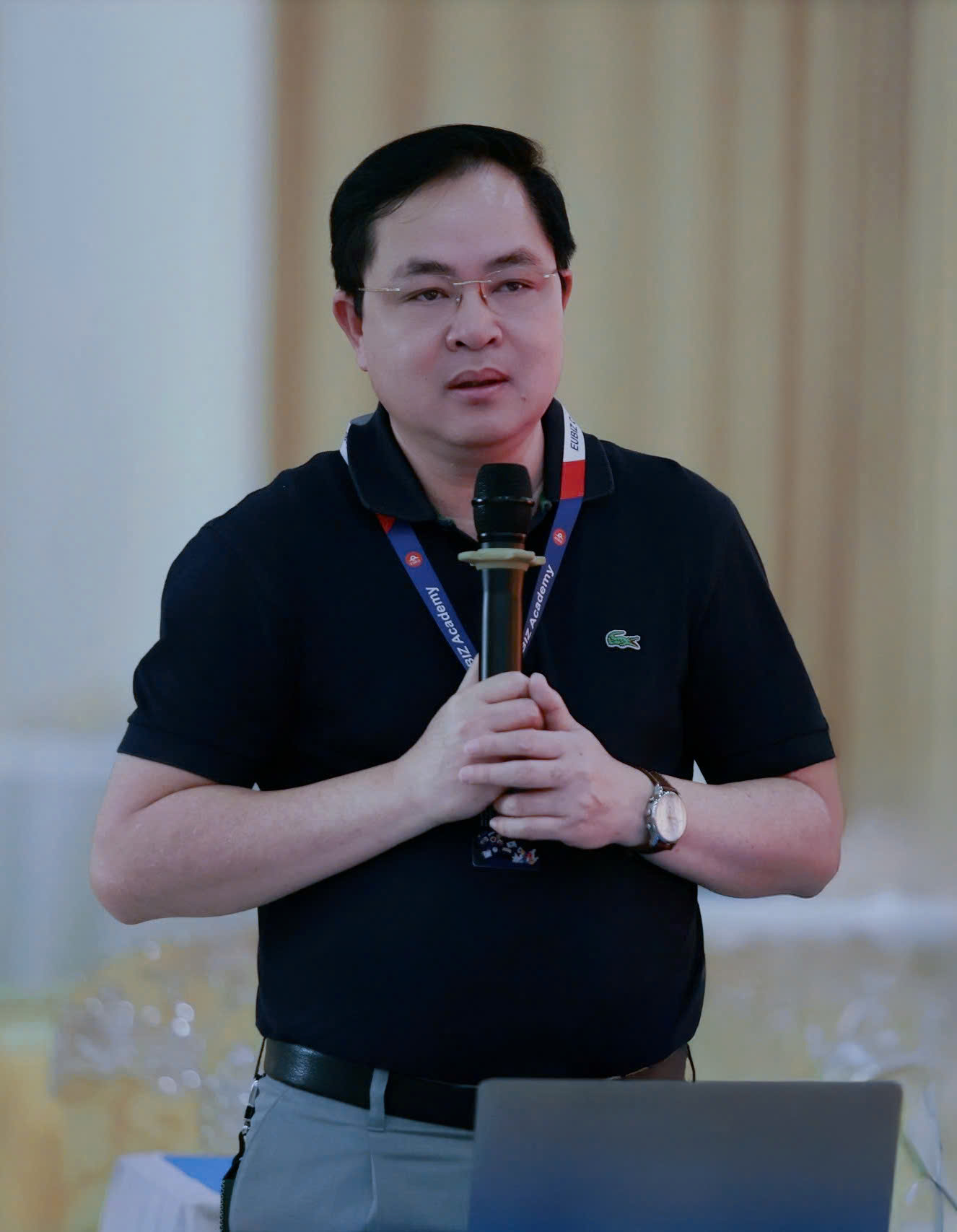 Du học VSH ứng dụng Trí tuệ nhân tạo (AI) trong lĩnh vực tư vấn du học 3 z6718721611054 09ff4f28604335de264b20c0dc58b456